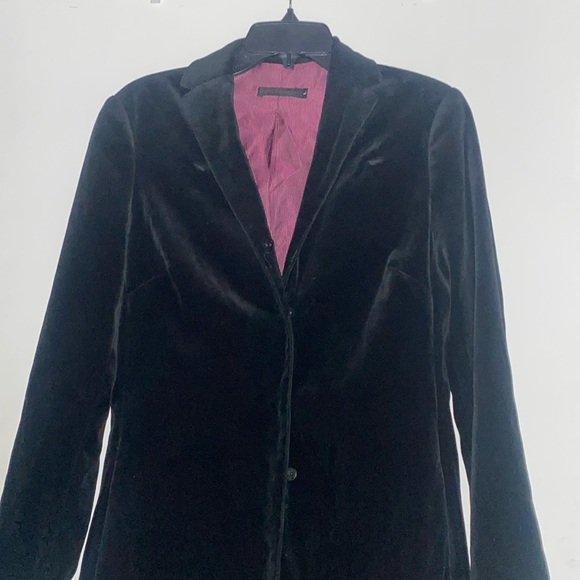 Guess Jackets & Blazers - Vintage Guess Black Velvet Snap Closure Lapel Lined Coat Blazer Style Jacket L